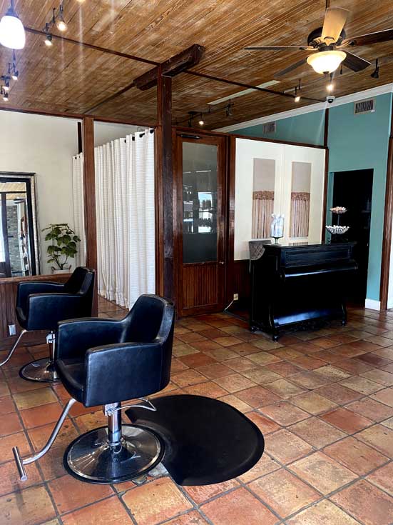 Downtown Chic Hair Salon recption area located in Covington, Louisiana